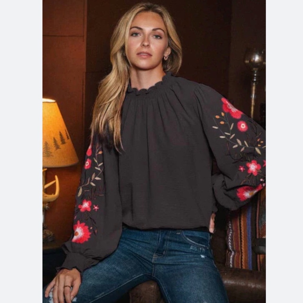 Oddi Embroidered Balloon Sleeve Top